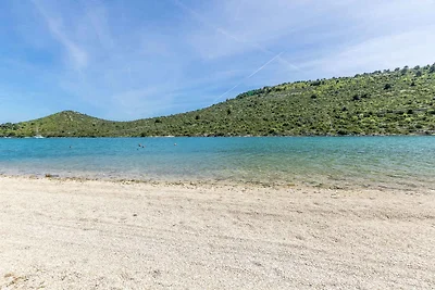 Gemütliches Ferienhaus Lonamare in Rogoznica 