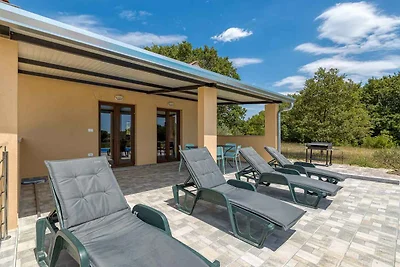 Ferienhaus mit eigenem Aussenpool