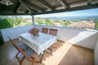 Villa mit Pool und Garten
