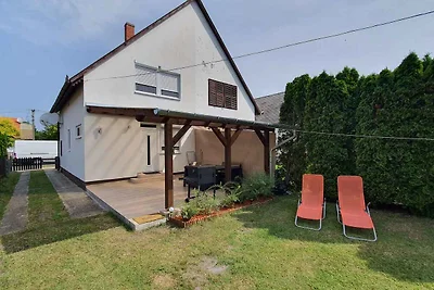 Ferienhaus mit Terrasse und Grill