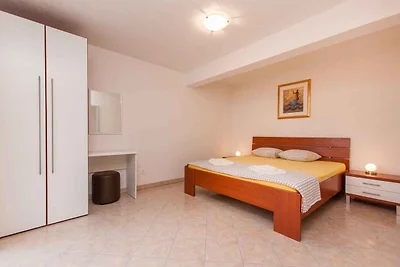 Appartamento Vacanza con famiglia Okrug Gornji