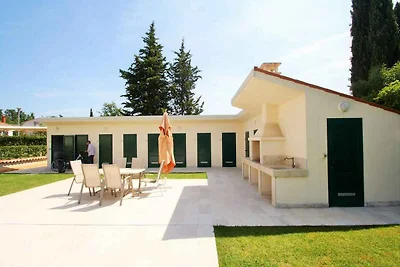 Ferienwohnung mit Klimaanlage und Pool
