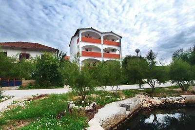 Apartamento Vacaciones familiares Jadrtovac