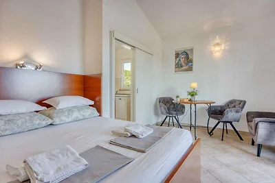 Appartamento Vacanza con famiglia Okrug Gornji