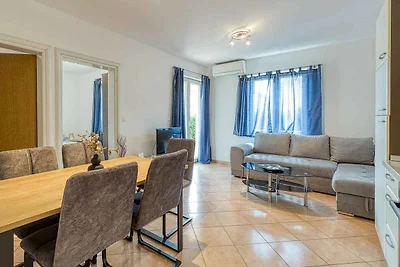 Ferienwohnung mit Terrasse und Klimaanlage