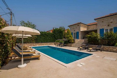 Villa mit Pool