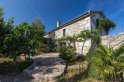 Villa mit Pool und Meerblick