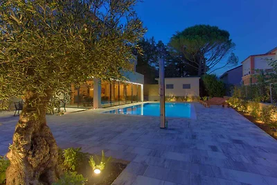 Villa nur 200 m vom Zentrum entfernt