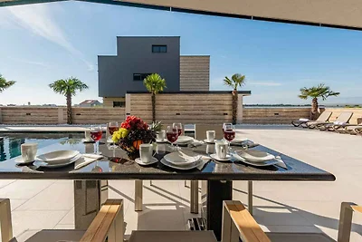 Luxuriöse Villa am Sandstrand von Privlaka