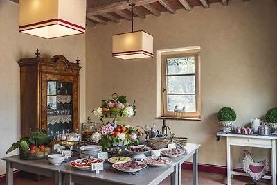 Ferienwohnung mit Pool und Parkplatz