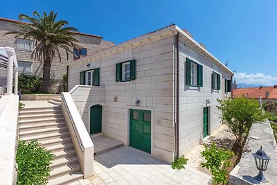 Villa erste Reihe zum Meer mit Pool