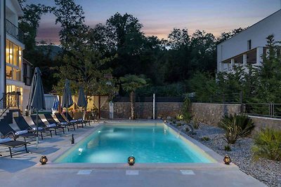 Ferienwohnung mit Pool und Meerblick