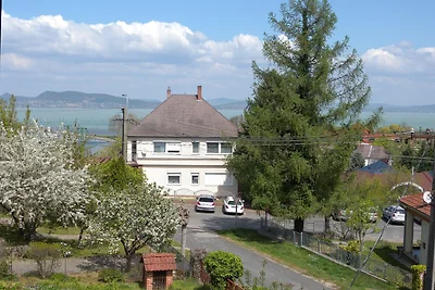 Ferienwohnung mit Panorama auf den See, in de