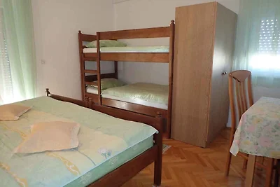 Ferienwohnung mit Terrasse und Klimaanage