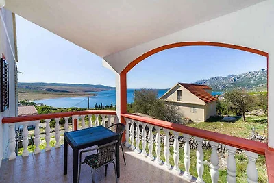 Ferienhaus mit Pool und Meerblick