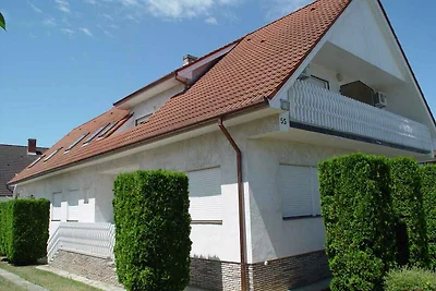 Ferienhaus mit Aussenpool und Klimaanlage
