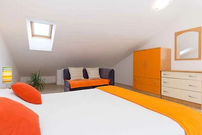 Studio mit Balkon und Klimaanlage