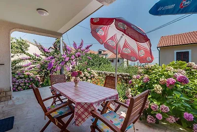 Ferienwohnung mit 25 qm Terrasse