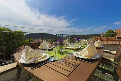 Ferienhaus mit Pool und Grill