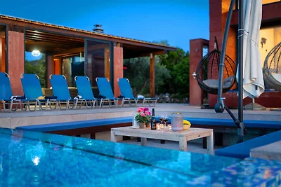 Steinhaus mit privatem Pool und herrlicher Na