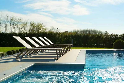 FerienHaus mit Klimaanlage und Aussenpool