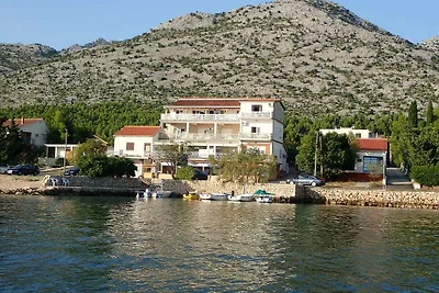 Gemütliches Studio mit Meerblick in Starigrad