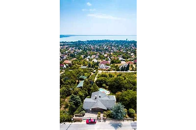 Ferienhaus mit Pool und Ausblick zum Balaton 