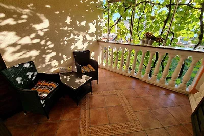 Ferienwohnung mit Garten und Klimaanlage