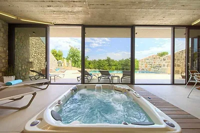 Villa mit Pool