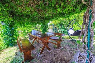 Ferienwohnung mit Balkon und Grill