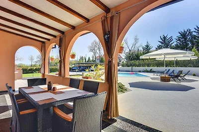 Ferienhaus mit Pool