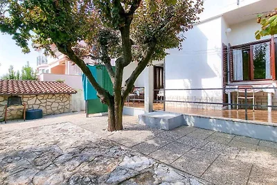 Ferienwohnung mit schönem Balkon mit Tisch un