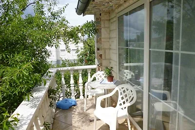Studio mit Klimaanlage und Balkon