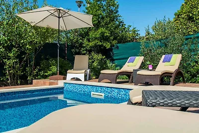 Ferienhaus mit Klimaanlage und Pool