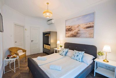 Ferienzimmer in Villa Csenge mit Fitnessraum 