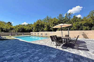 Ferienwohnung mit Pool zur gemeinsamen