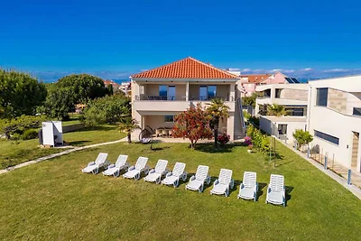 Modernes Ferienapartment Batela mit Meerblick
