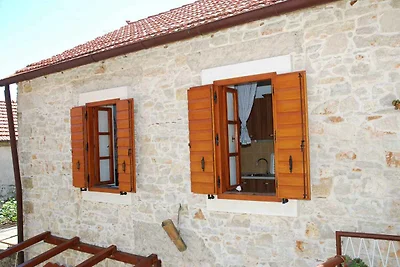 Gemütliche Ferienunterkunft Moskva in Sukošan