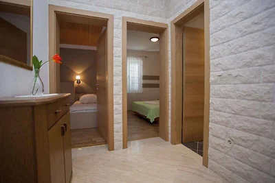 Ferienwohnung mit Gartenterasse und in
