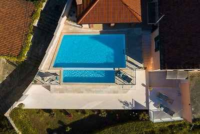 Ferienhaus mit Pool