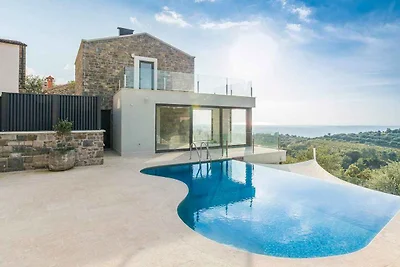 Villa mit Pool und Sauna