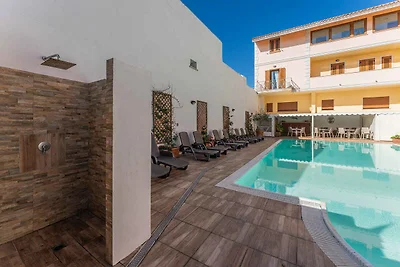 Studio mit Klimaanlage und Pool