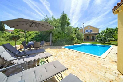 Ferienhaus ruhiger Ort mit Pool