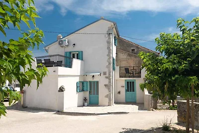 Ferienhaus in ländlicher Umgebung, rustikaler