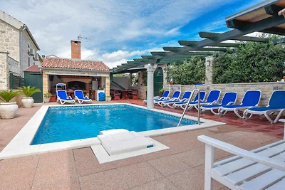 Ferienwohnung mit Klimaanlage und Pool