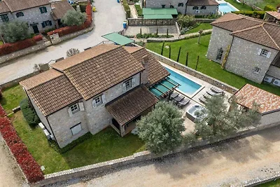 Villa mit Klimaanlage und Pool