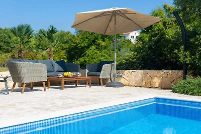 Ferienhaus ruhiger Ort mit Pool