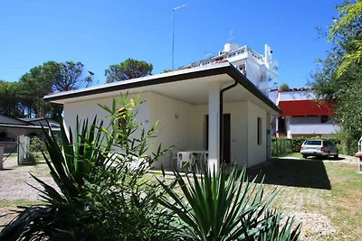 Bungalow mit Klimaanlage und Terrasse