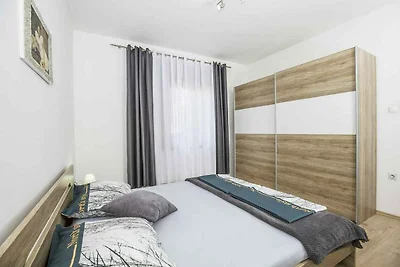 Apartment für vier Personen, nur 200 Meter vo