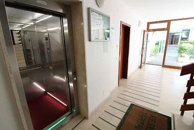 Ferienwohnung mit Balkon und Pool